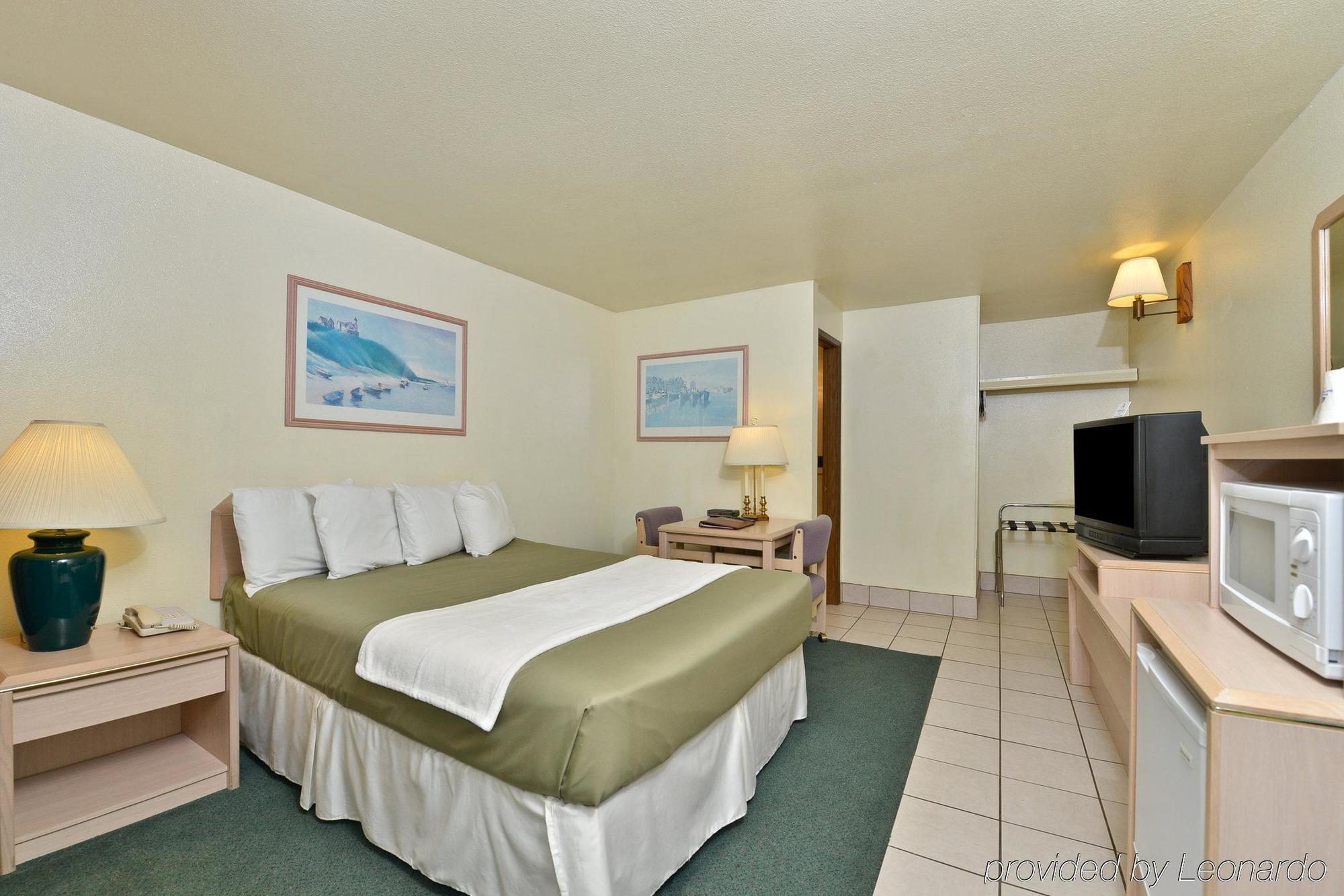 Newport Coast Inn Bilik gambar
