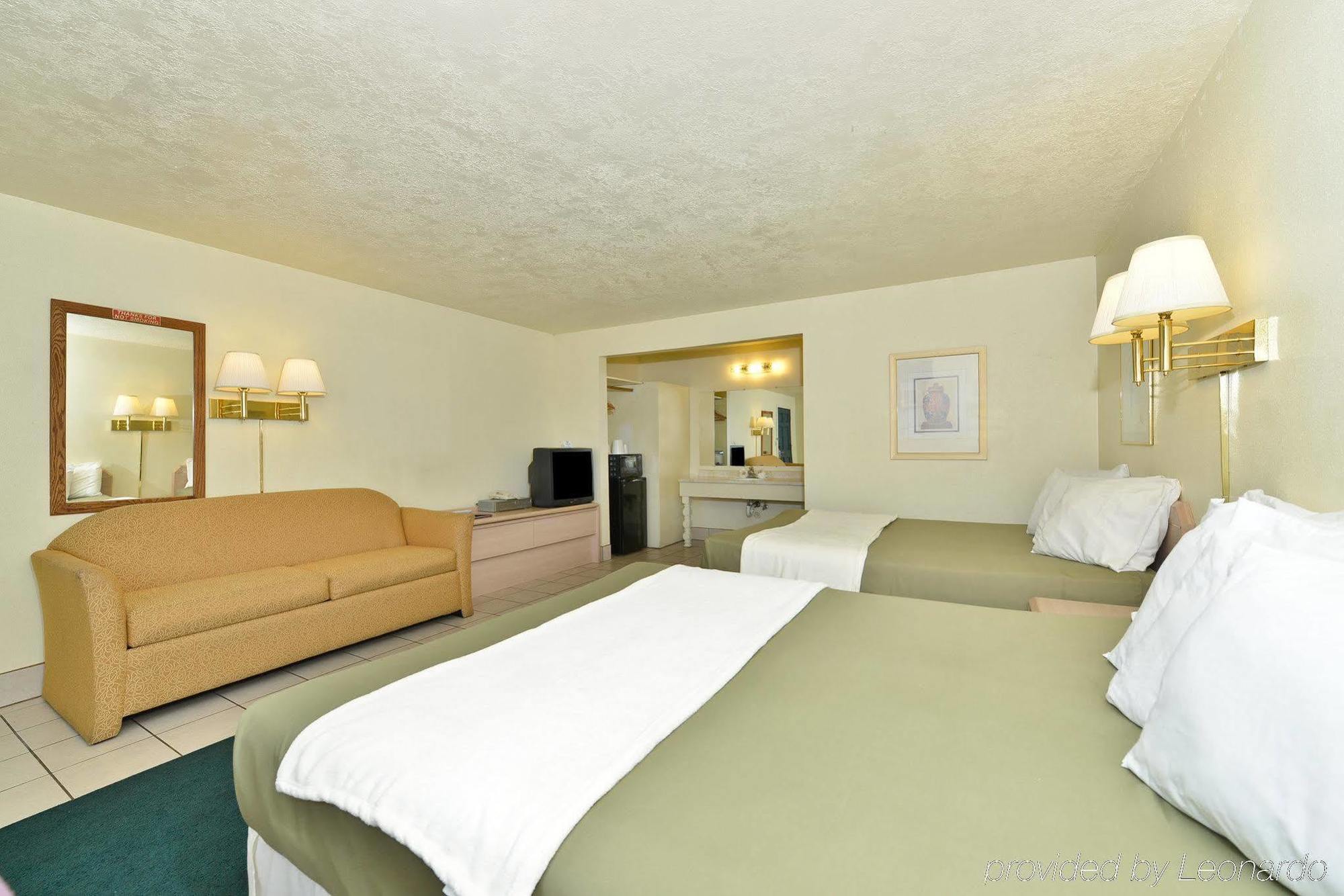 Newport Coast Inn Bilik gambar